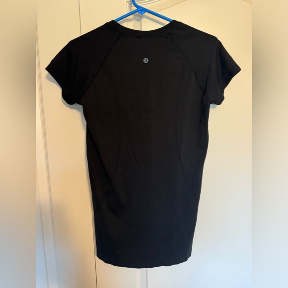 Lululemon Swiftly Tech Short-Sleeve Shirt 2.0 *Hip Length - Picture 2 of 6